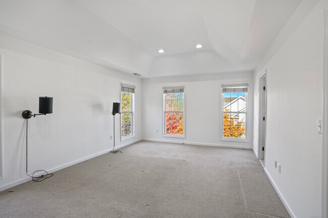 Building Photo - 1 Shawe St
