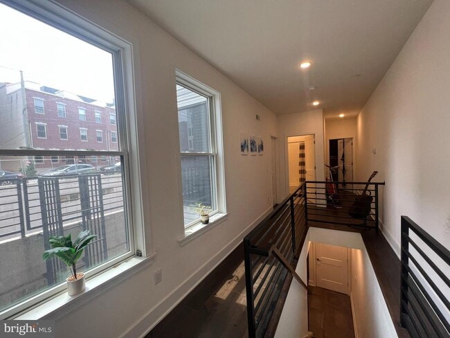 Building Photo - 1824 Ridge Ave