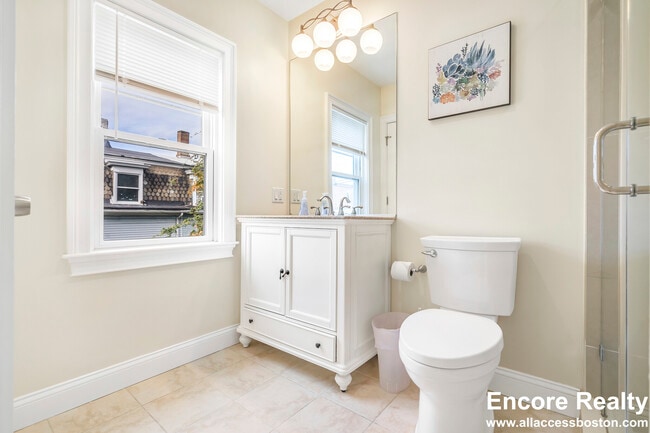 Building Photo - 10 Bradbury St