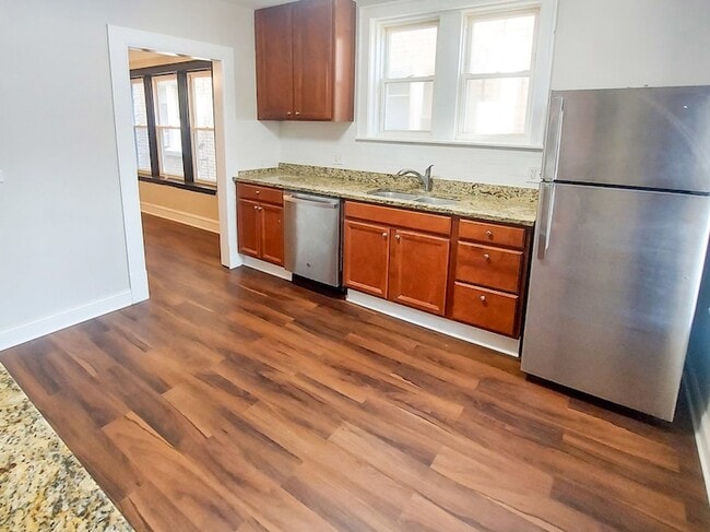 Building Photo - 4835 Lee St