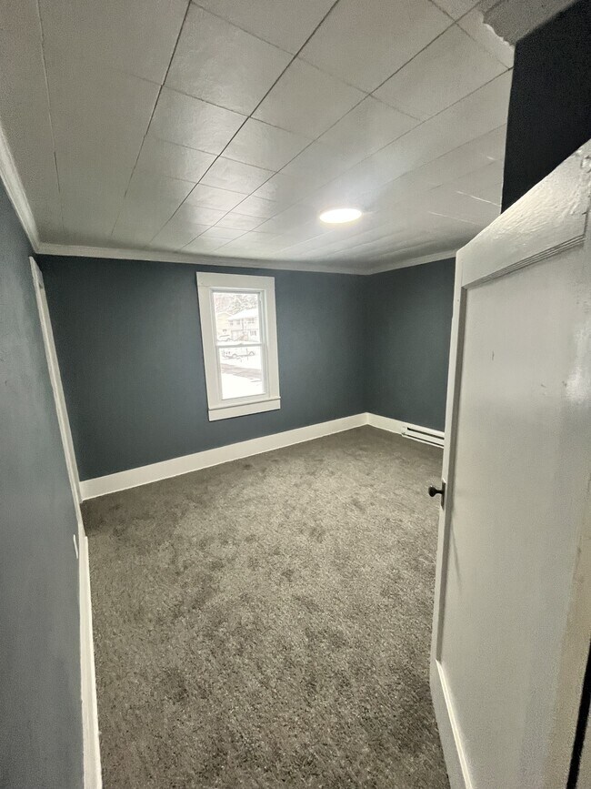 Building Photo - 190 Davenport St