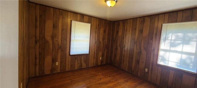 Building Photo - 415 E Banyan St
