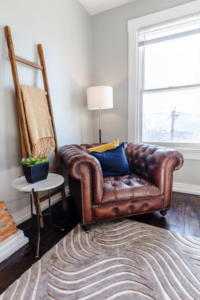 Building Photo - 1602 Mansfield St