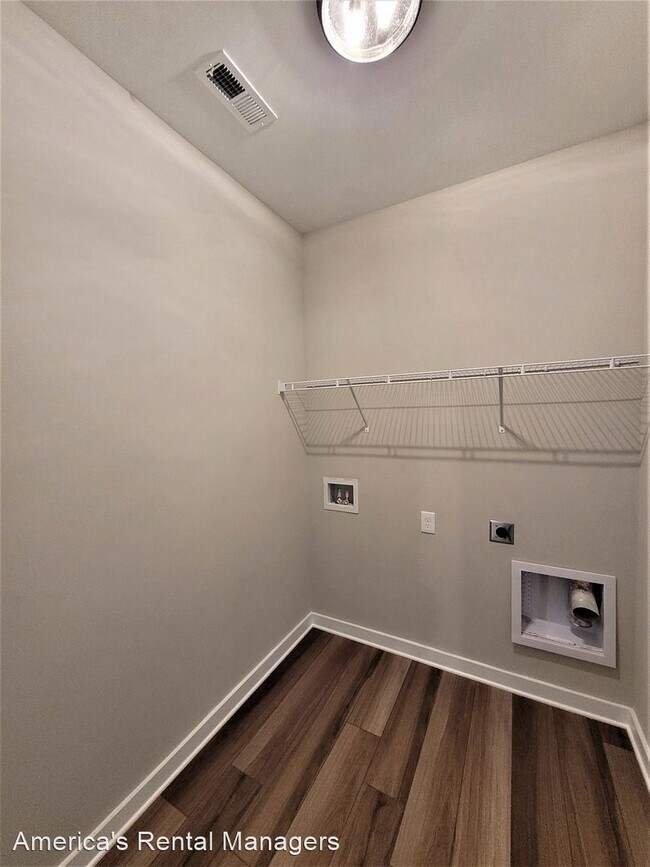 Building Photo - 4 br, 2 bath House - 209 John Harold Drive