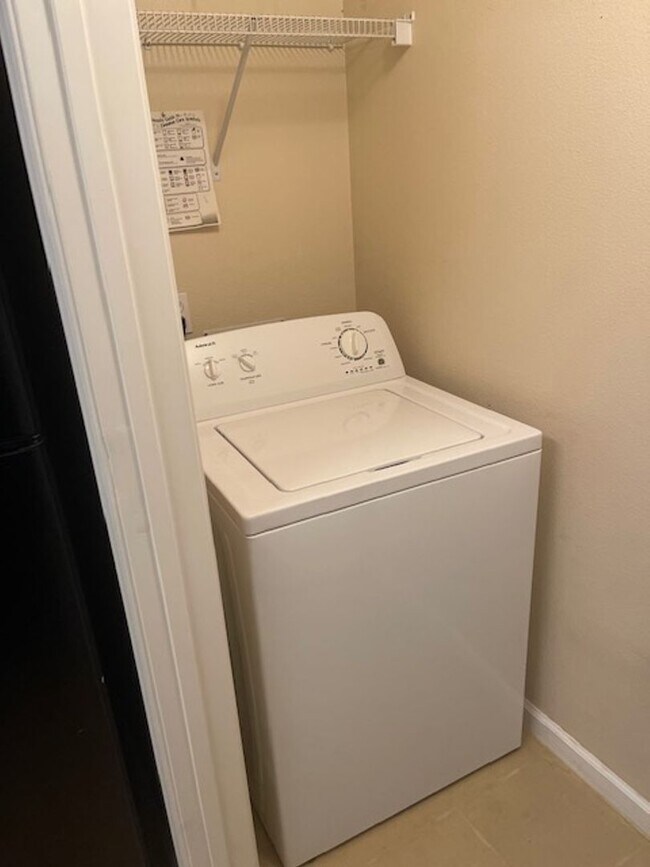Building Photo - 2 Bed 2 Bath Spacious Condo in the Heart of Downtown San Jose! Tour Today!