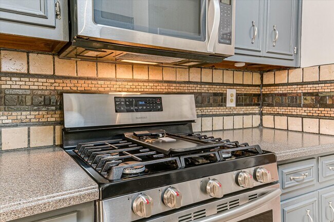 Building Photo - 1140 Parkside Trail