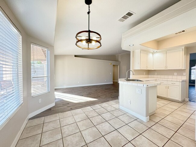 Building Photo - Newly Remolded Open Floor Plan One-Story 3 bedrooms & 2 Baths Home