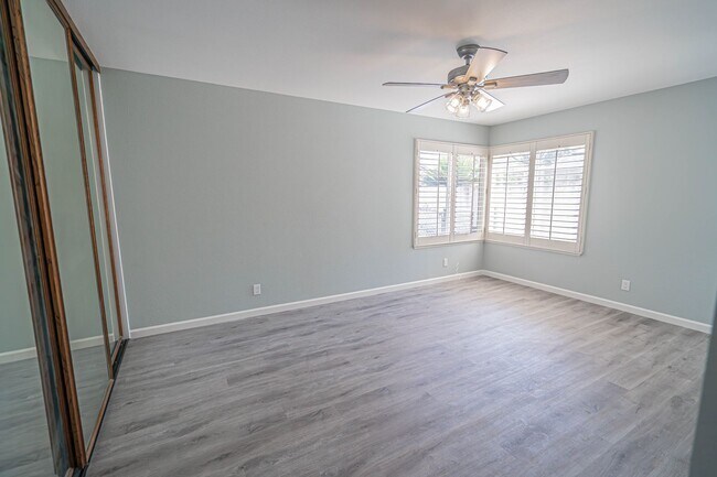 Building Photo - Single Story 3 Bedroom Home for Rent in Si...