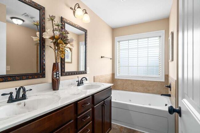 Building Photo - 3717 Tradewinds Terrace