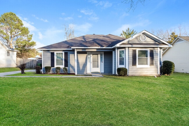 Building Photo - 13905 SW Clovis Cir