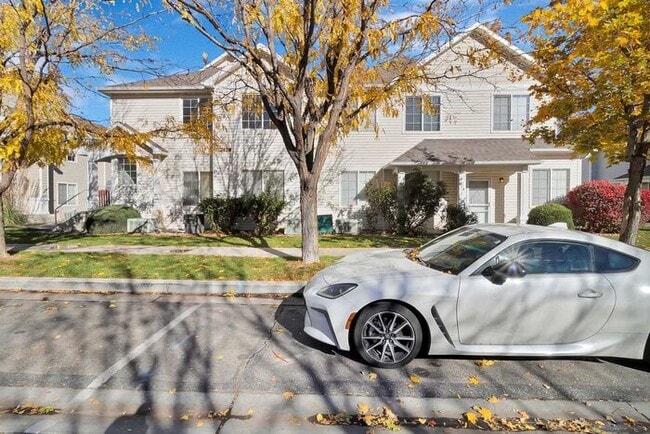 Building Photo - Modern 2-Bedroom, 2-Bath Condo in Grand Ju...