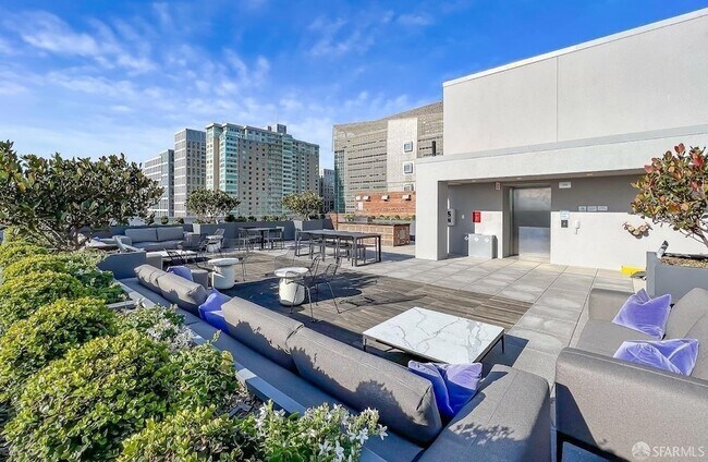 Building Photo - 588 Minna St