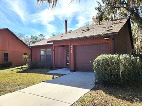 Building Photo - Move in Ready in NW Gainesville!