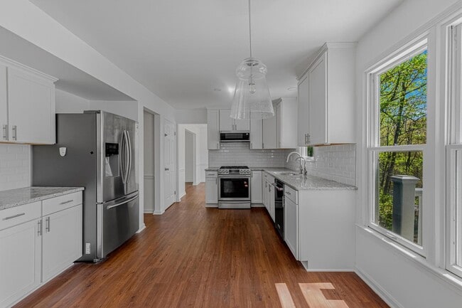 Building Photo - 1646 Stowe Rd