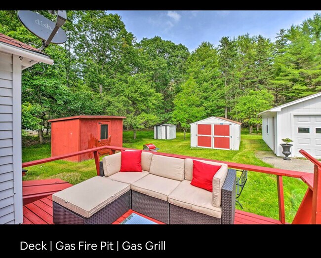 Building Photo - 757 Norway Dr