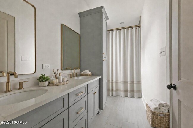 Building Photo - 121 Mayberry Grv St