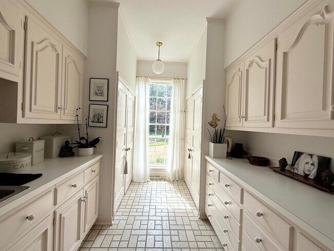 Building Photo - 31 Bridlewood Rd