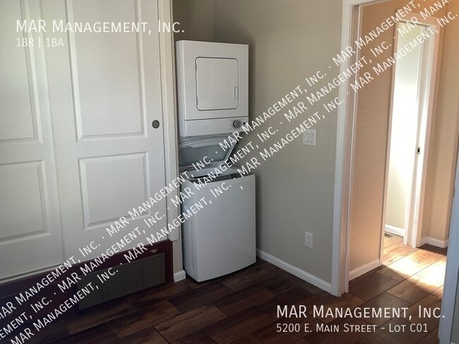 Building Photo - 5200 E Main St