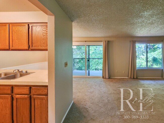 Building Photo - Upstairs Condo at The Narrows – Pool, Clubhouse & Woodland Views!