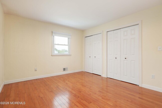 Building Photo - 17 Wisteria Pl