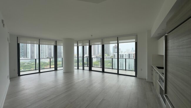 Building Photo - 101 NE 34th St