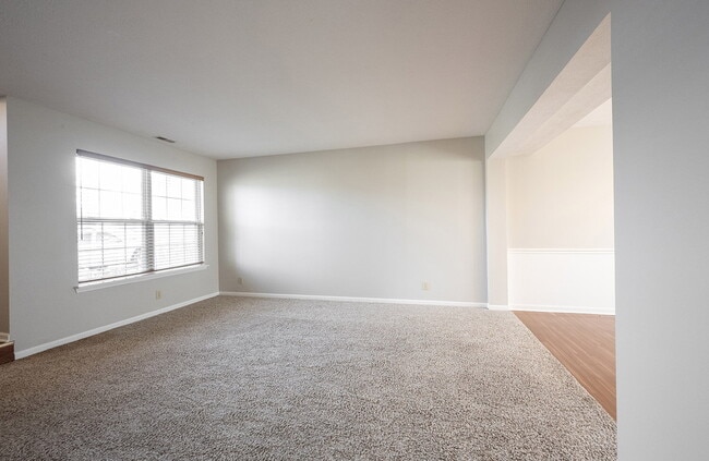 Building Photo - "Spacious 4-Bedroom Retreat with 2.5 Baths...