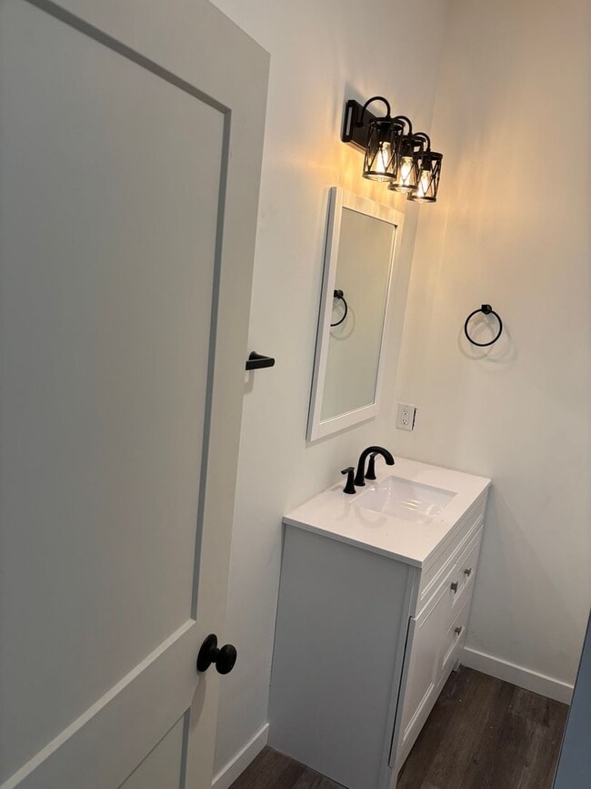 Building Photo - New Glory