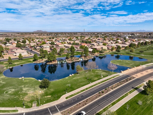 Building Photo - 4Bed/2.5 Bath Home in Maricopa! $1499 MOVE...