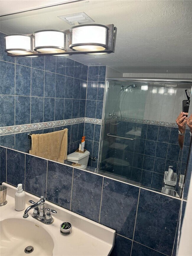 Building Photo - 11930 N Bayshore Dr