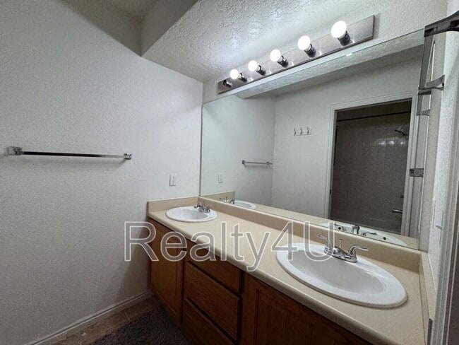 Building Photo - 108 W 1230 N St