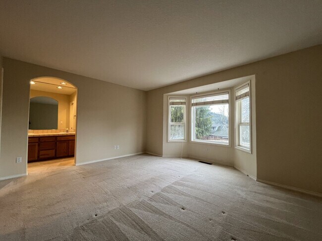 Building Photo - Elegant Home Offering Open Living Spaces, Spacious Primary Suite, and Nature-Inspired Yard