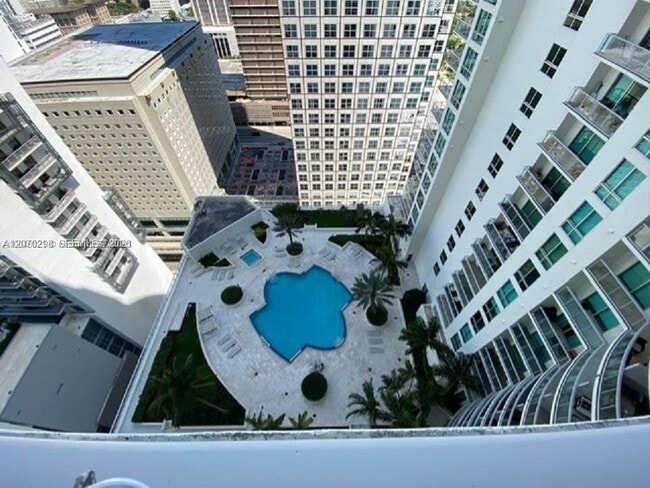 Building Photo - 300 S Biscayne Blvd