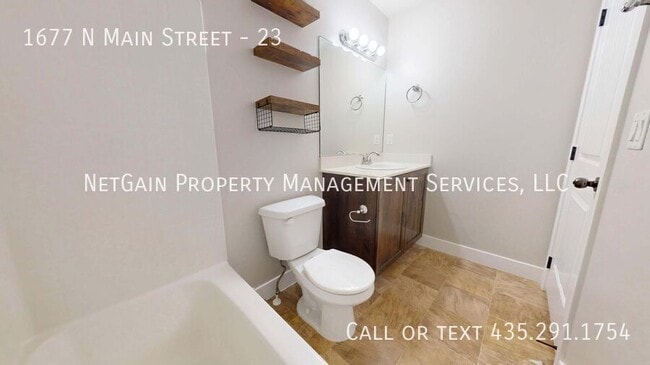 Building Photo - 1677 N Main St