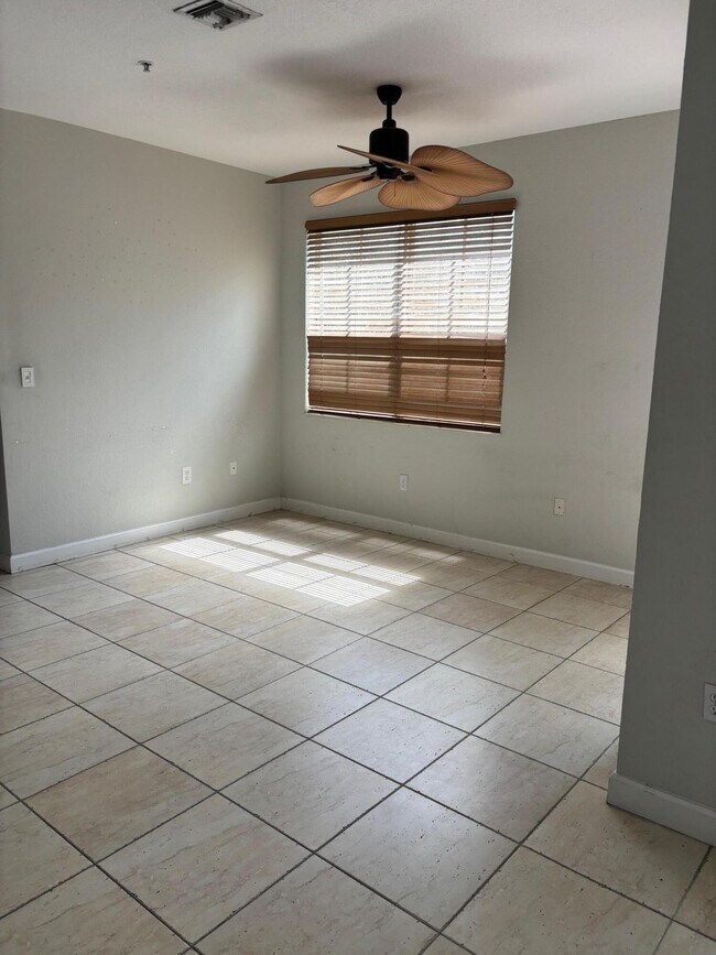 Building Photo - 1118 Shoma Dr