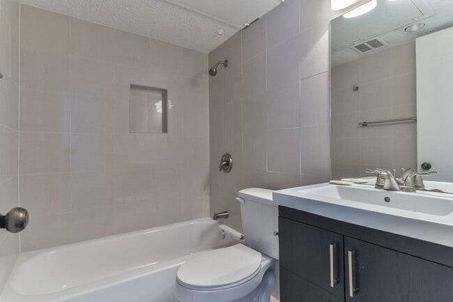 Building Photo - 6402 Del Monte Dr