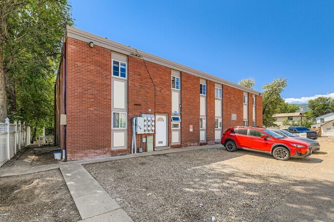 Building Photo - Cozy 2 bed/1 bath in Central Boulder with ...
