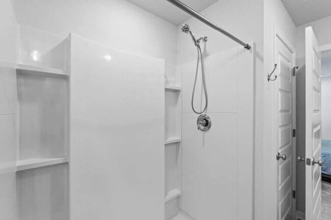 Building Photo - 82 American Ct