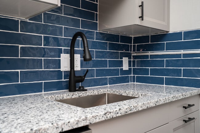 Building Photo - 1228 Louisiana St