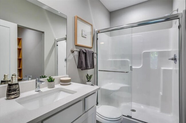 Building Photo - Modern 4 Bedroom Home in Falcon Falls Near Heights High School