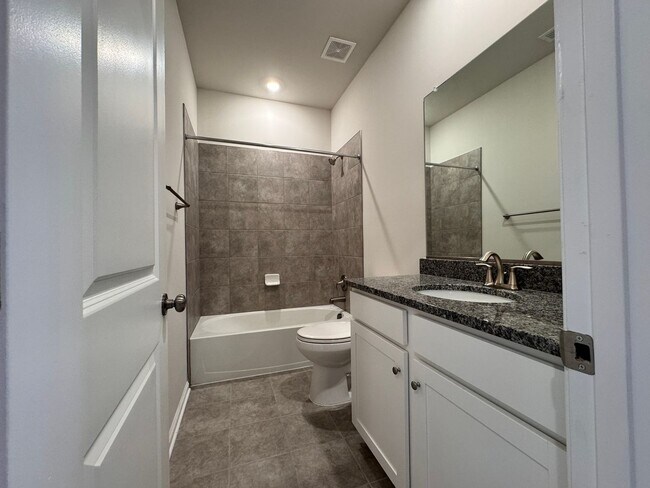 Building Photo - 3672 Isaac Cir