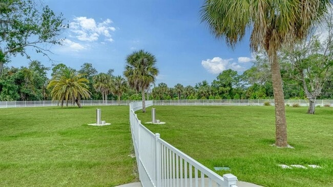 Building Photo - 10105 Canaveral Cir