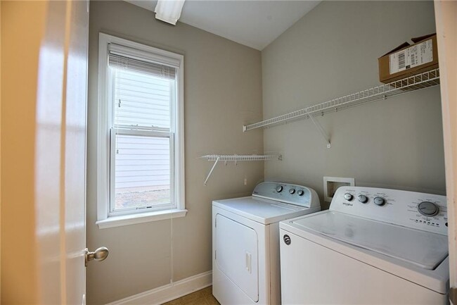 Building Photo - 5930 Falls Landing Dr