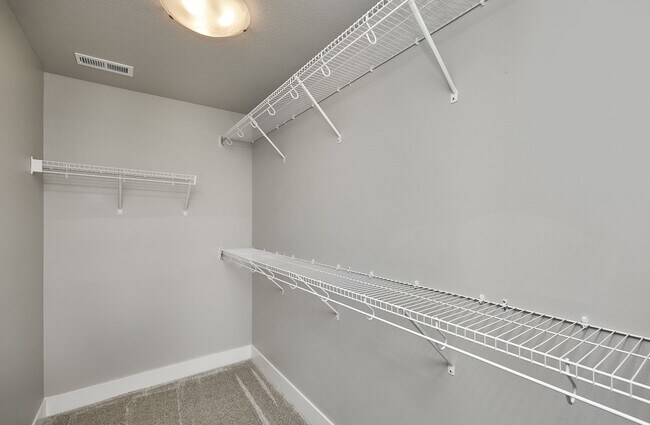 Building Photo - HOLIDAY LEASING SPECIAL!! 4 Bedroom, 3 Bathroom Home In Waukee!