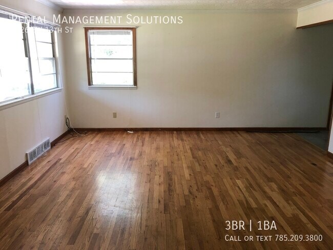 Building Photo - *HILLSDALE NEIGHBORHOOD* 5426 SW 13th St- ...