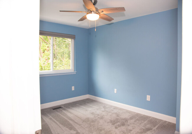 Building Photo - 10331 Bushman Dr