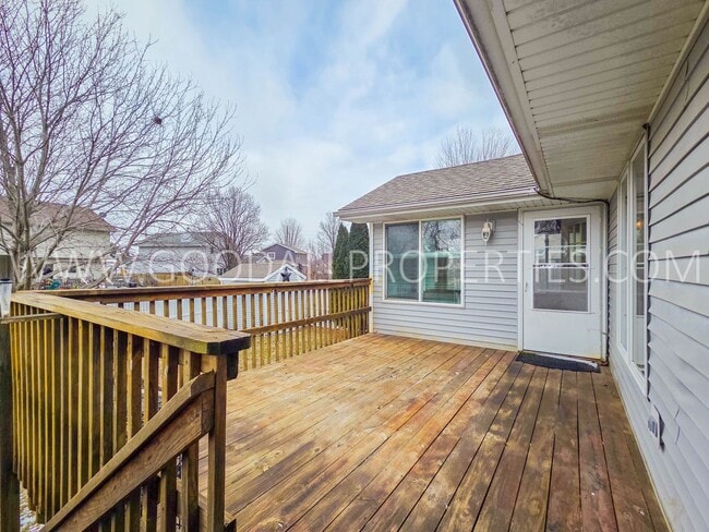 Building Photo - Spacious 5-Bedroom Ranch in the Heart of Waukee with a fenced in yard