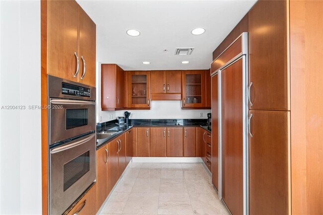 Building Photo - 19400 Turnberry Way