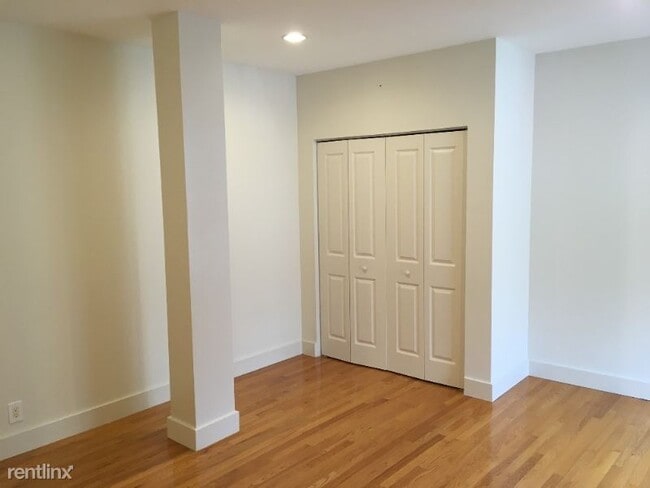 Building Photo - 523 2nd Ave