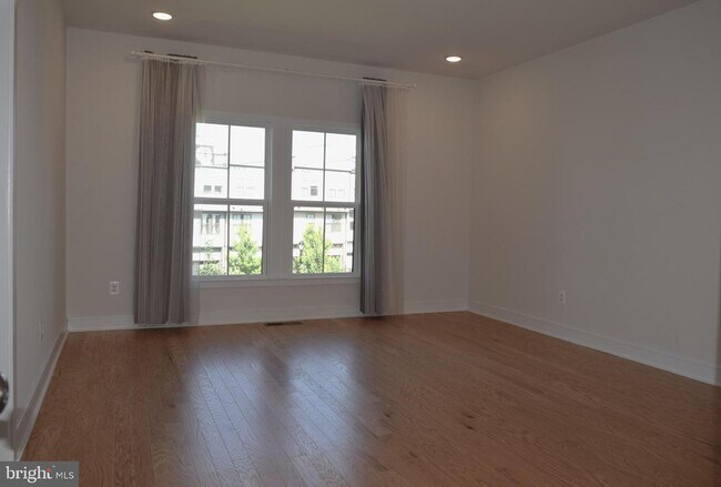 Building Photo - 23079 Sullivans Cove Sq