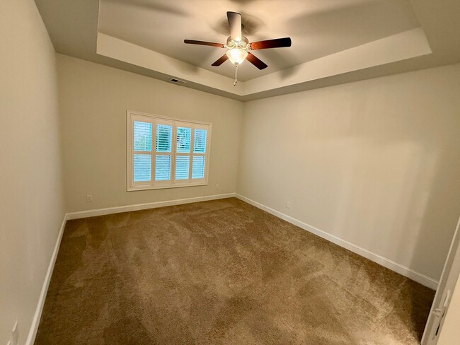 Building Photo - Newly Available in Heritage Bay!